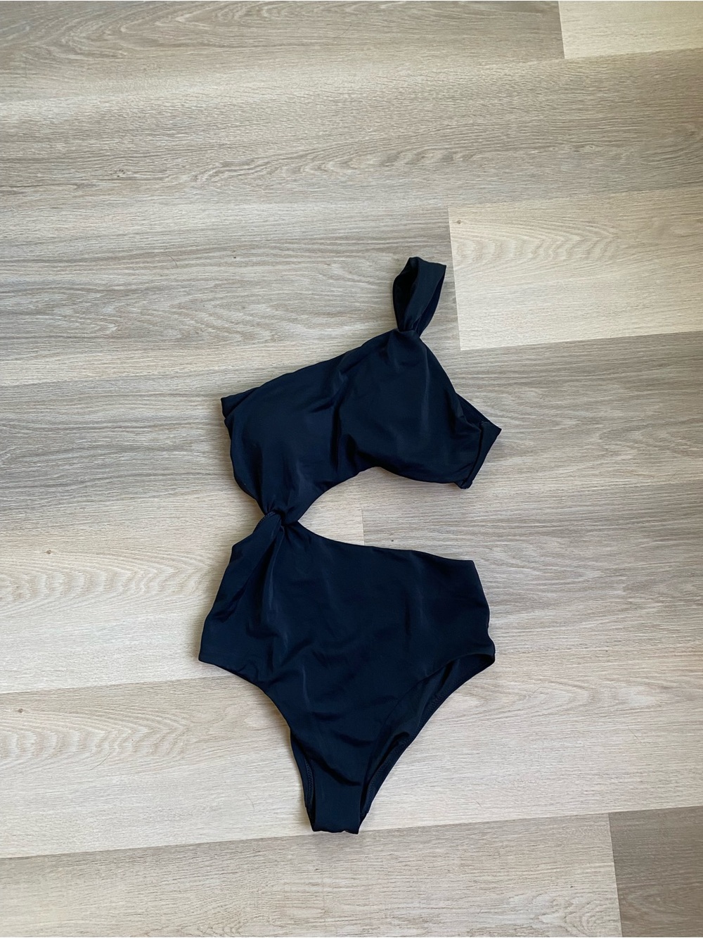 VS padded cut out one piece size small